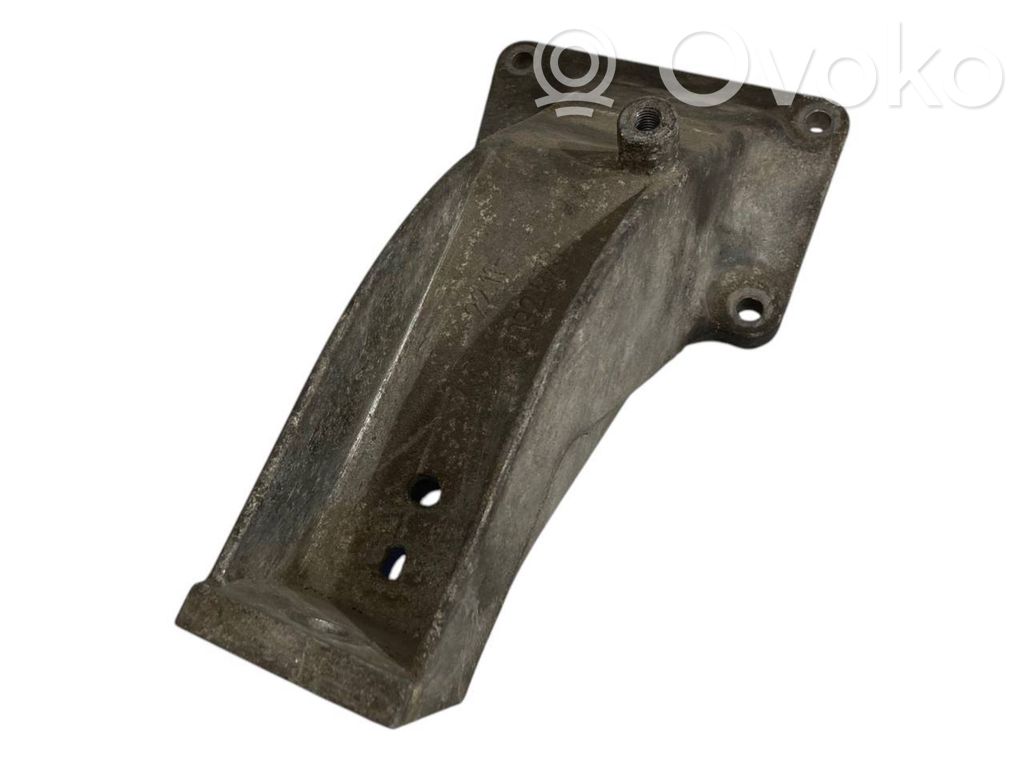 Кронштейн крепления двигателя