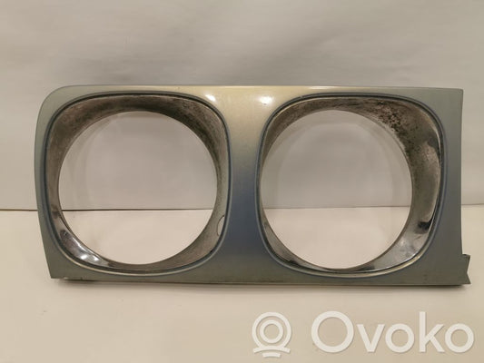 Priekšējā luktura dekoratīvā apdare