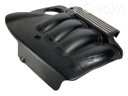 Dzinēja pārsegs (dekoratīva apdare)