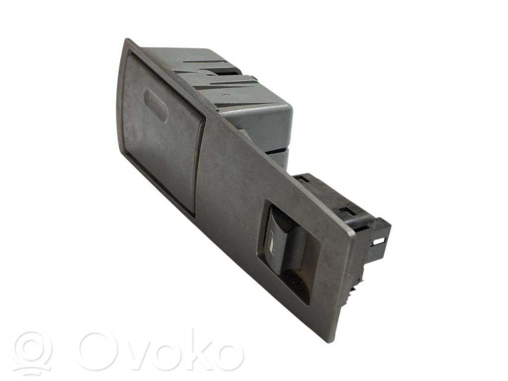 Elektrisko logu slēdzis