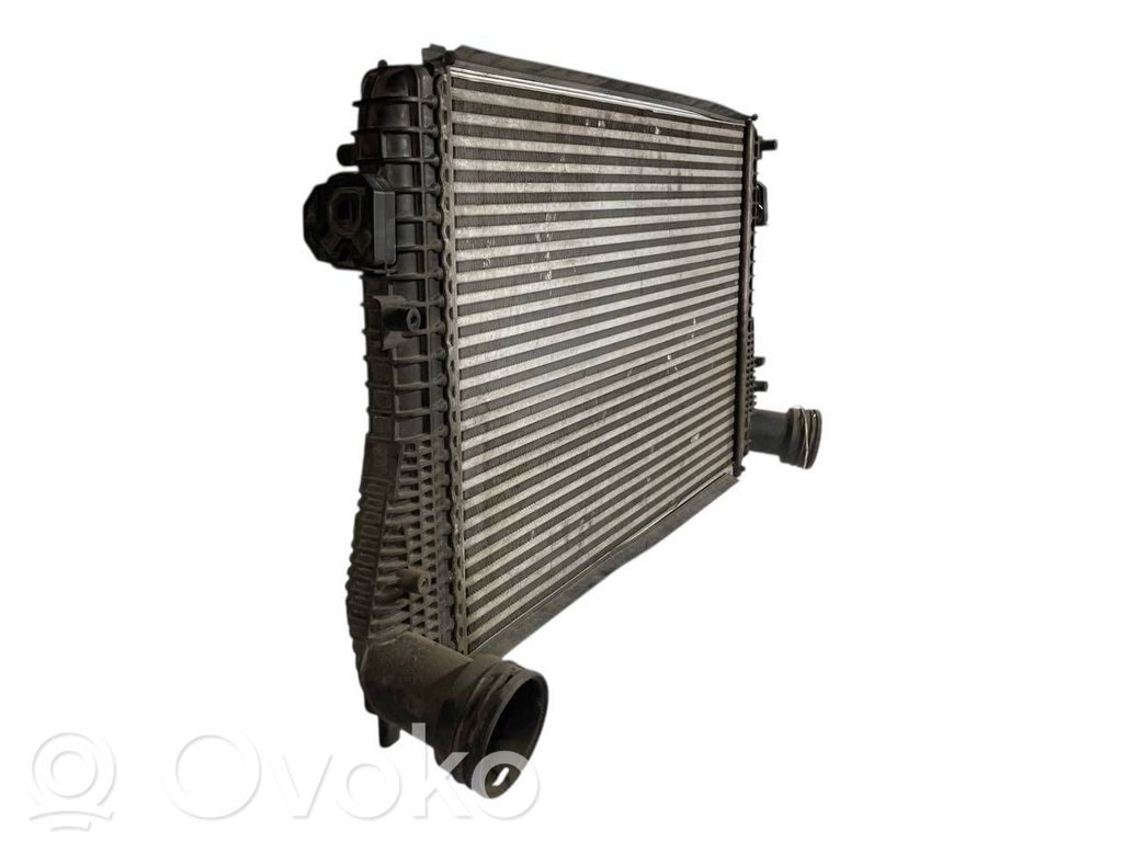 Starpdzesētāja radiators