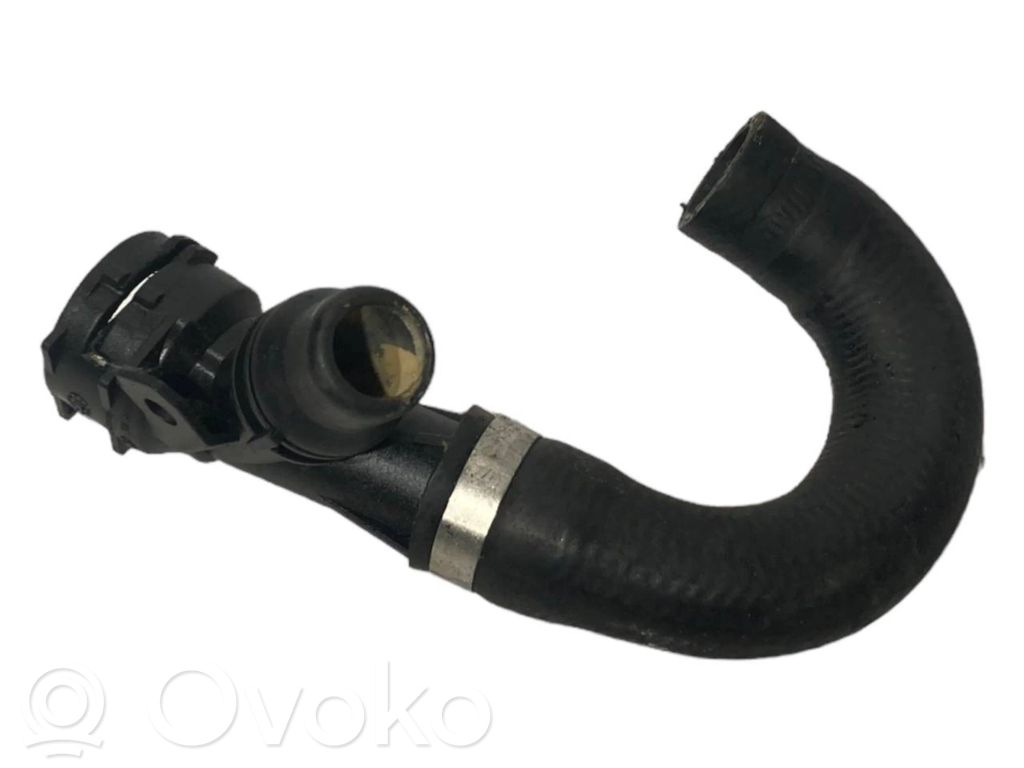 Caurulīte (-es) / šļūtene (-es)