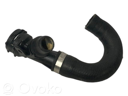 Caurulīte (-es) / šļūtene (-es)