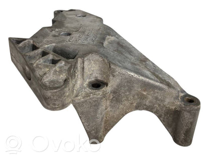 Dzinēja nostiprināšanas stiprinājums-kronšteins