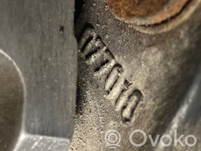 Stūresrata ass krustsavienojums