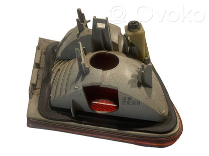 Aizmugurējais lukturis pārsegā