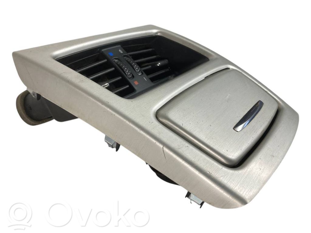 Aizmugurējā gaisa - ventilācijas reste