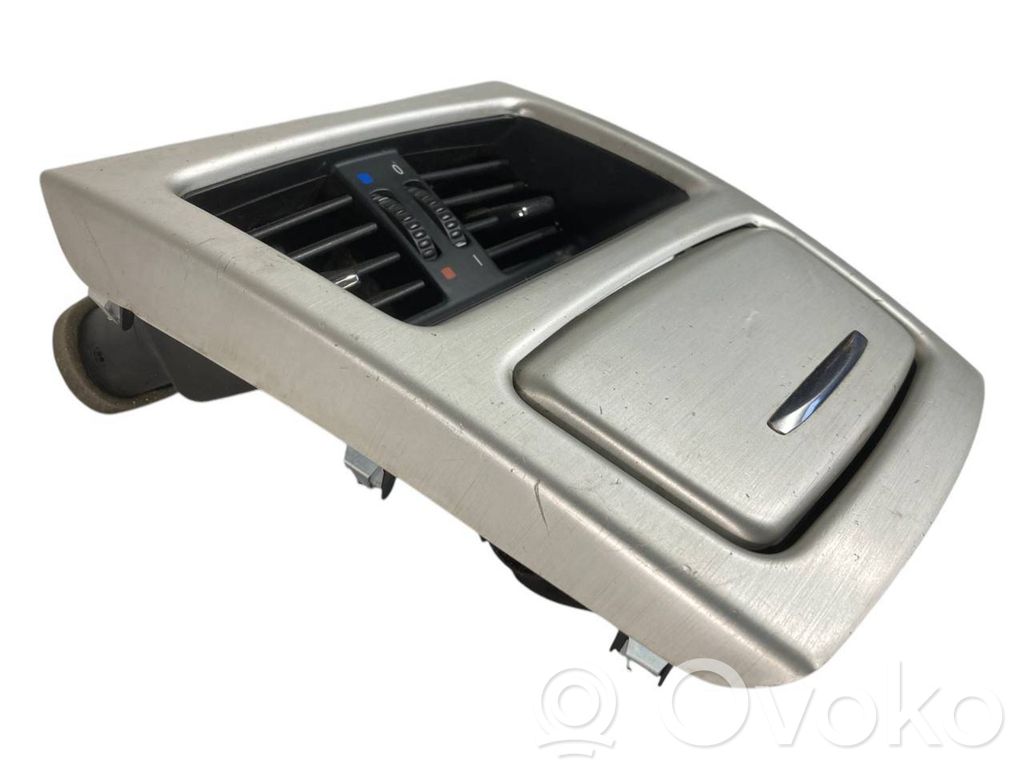 Aizmugurējā gaisa - ventilācijas reste