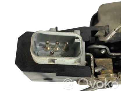 Aizmugurē slēdzene