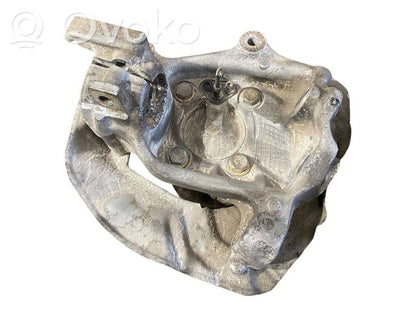 Priekšējā riteņa rumbas vārpstas šarnīrs (stupica, capfa)