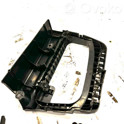 Side decorative trim panel