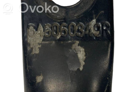 Cita veida dzinēja nodalījuma detaļa