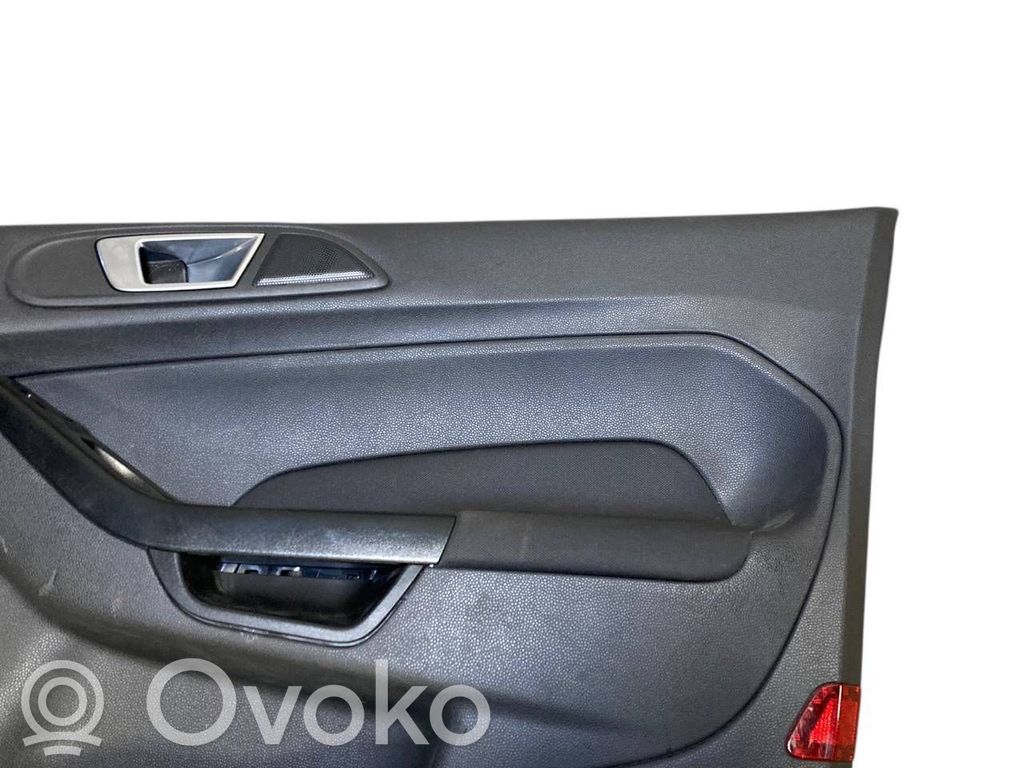 Priekšējo durvju apdare