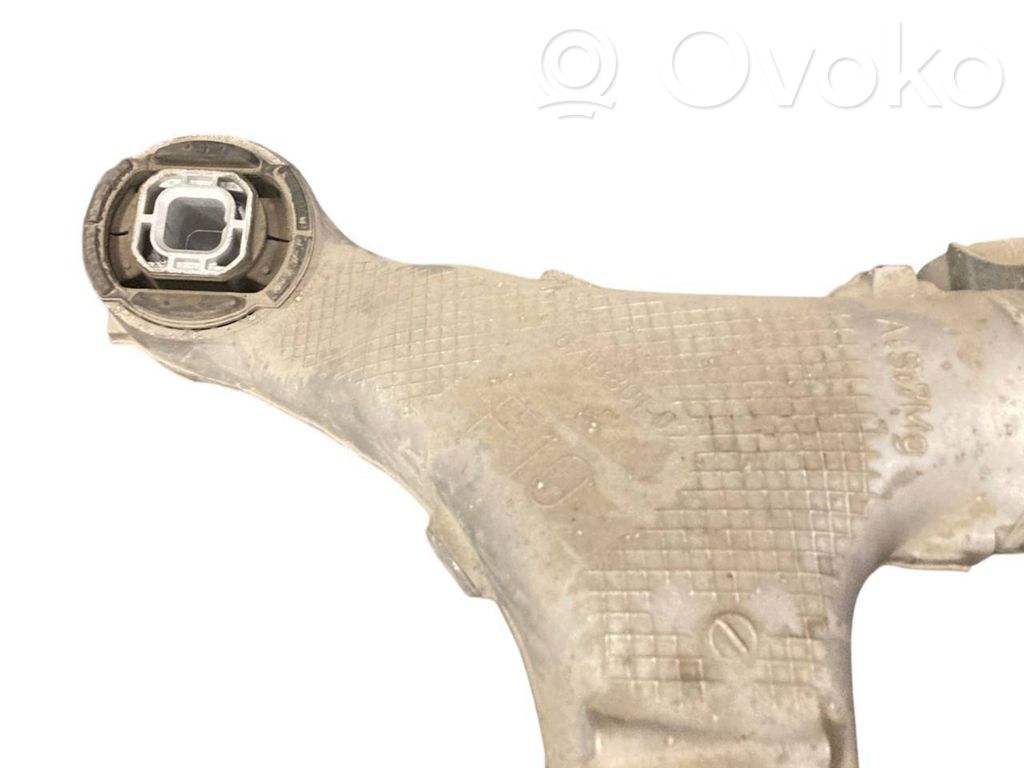 Pusrāmis aizmugurējais / priekšējais