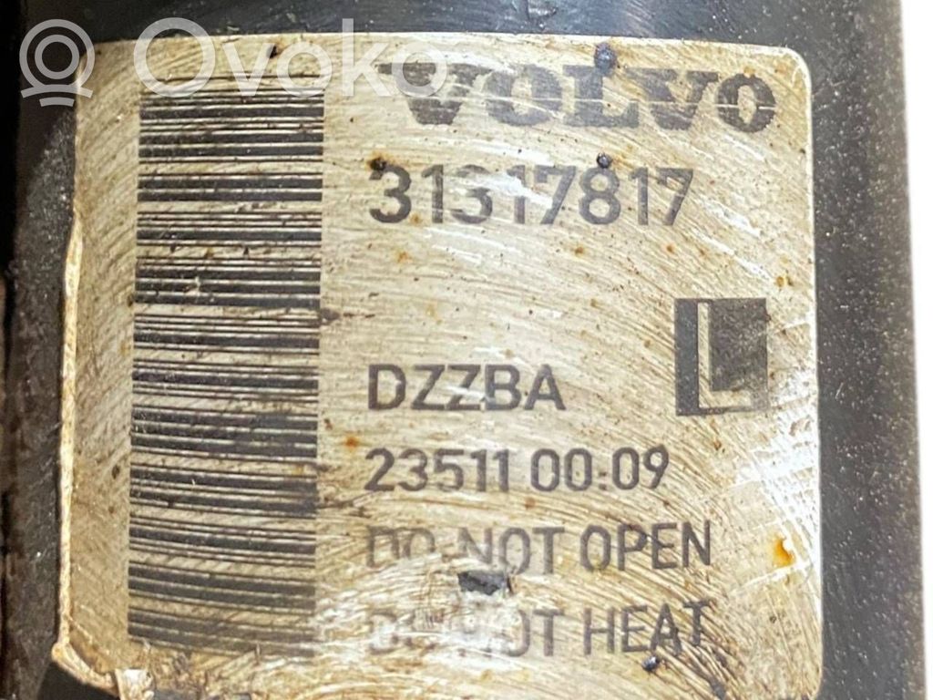 Priekšpusē amortizators ar atsperi