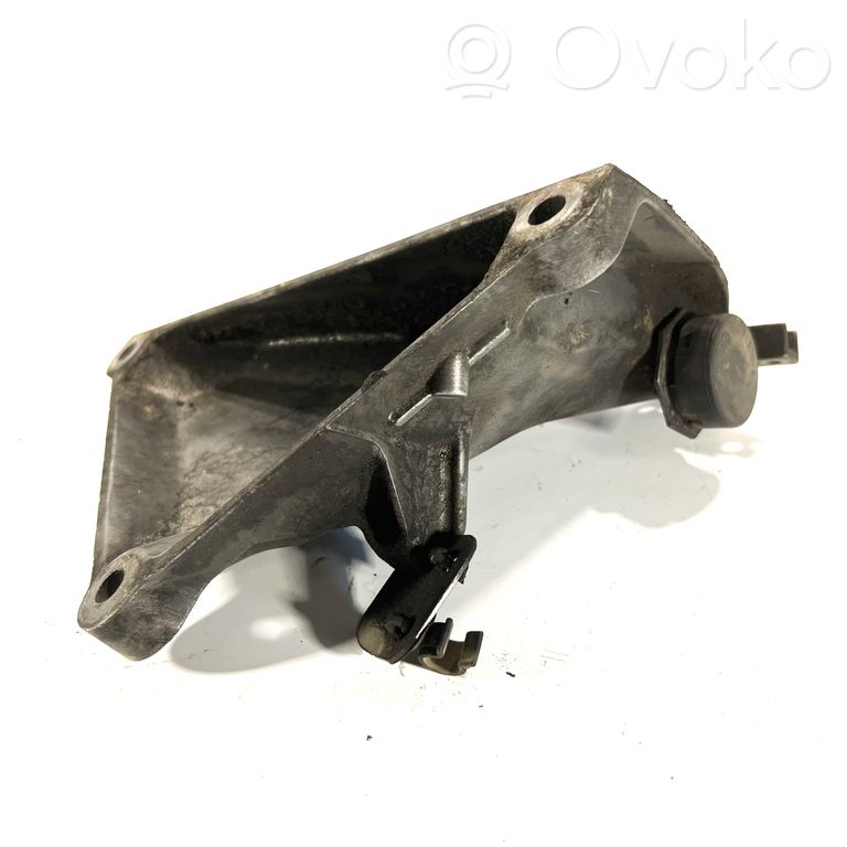 Dzinēja nostiprināšanas stiprinājums-kronšteins