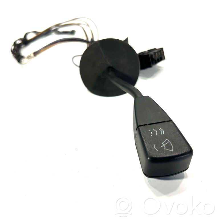 Stikla tīrītāju slēdzis