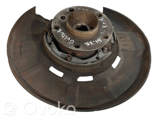 Aizmugurē riteņa rumbas vārpstas šarnīrs (stupica, capfa)