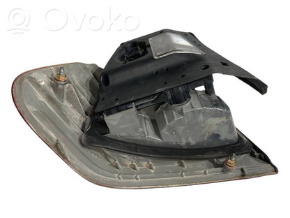 Aizmugurējais lukturis virsbūvē