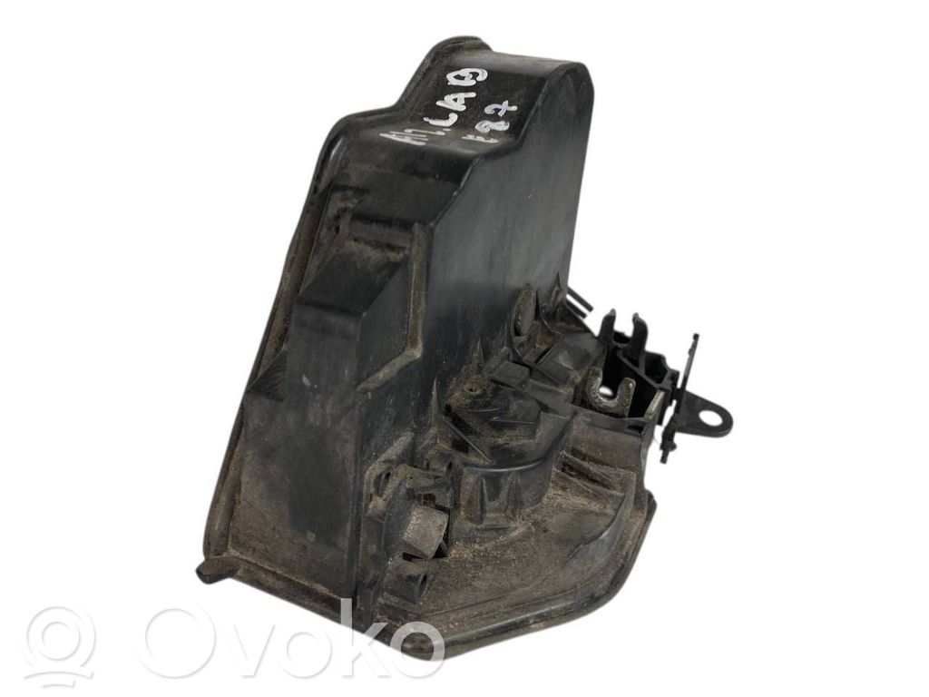 Aizmugurē slēdzene