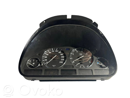 Speedometer (in the instrument panel)