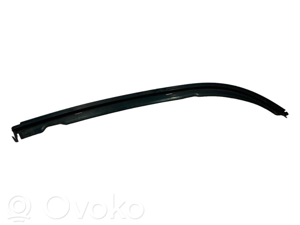 Priekšējā luktura dekoratīvā apdare