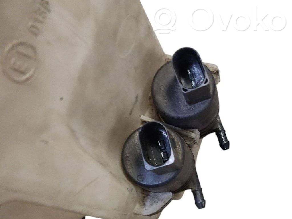 Logu šķidruma tvertne