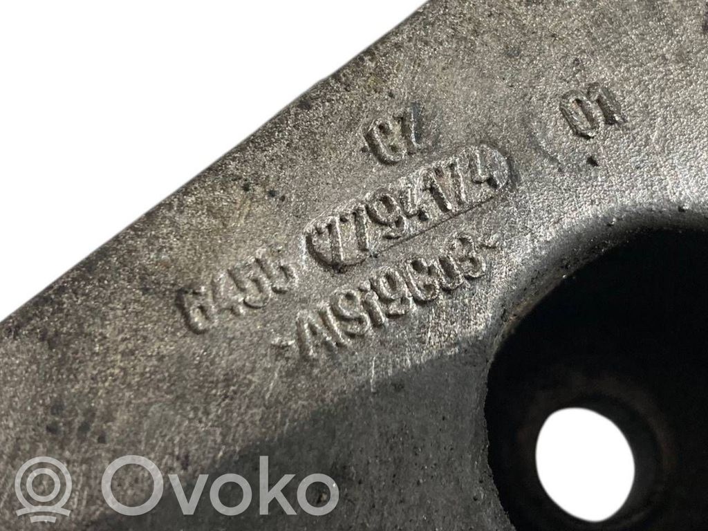 Gaisa kondicionēšanas kompresora stiprinājums