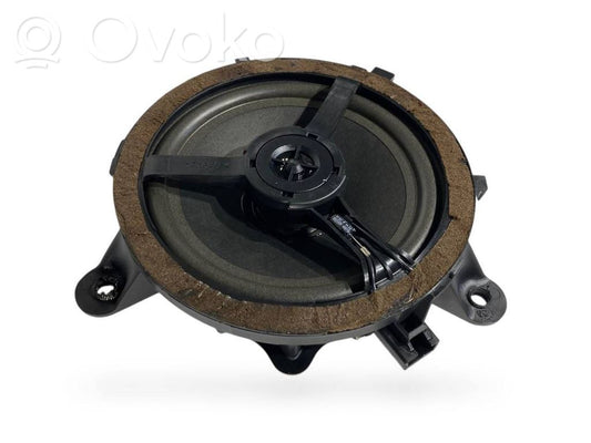 Skaļrunis (-i) pakaļējās durvīs