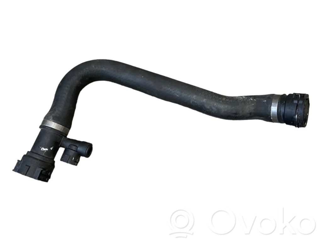 Caurulīte (-es) / šļūtene (-es)