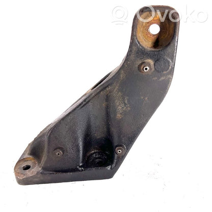 Dzinēja nostiprināšanas stiprinājums-kronšteins