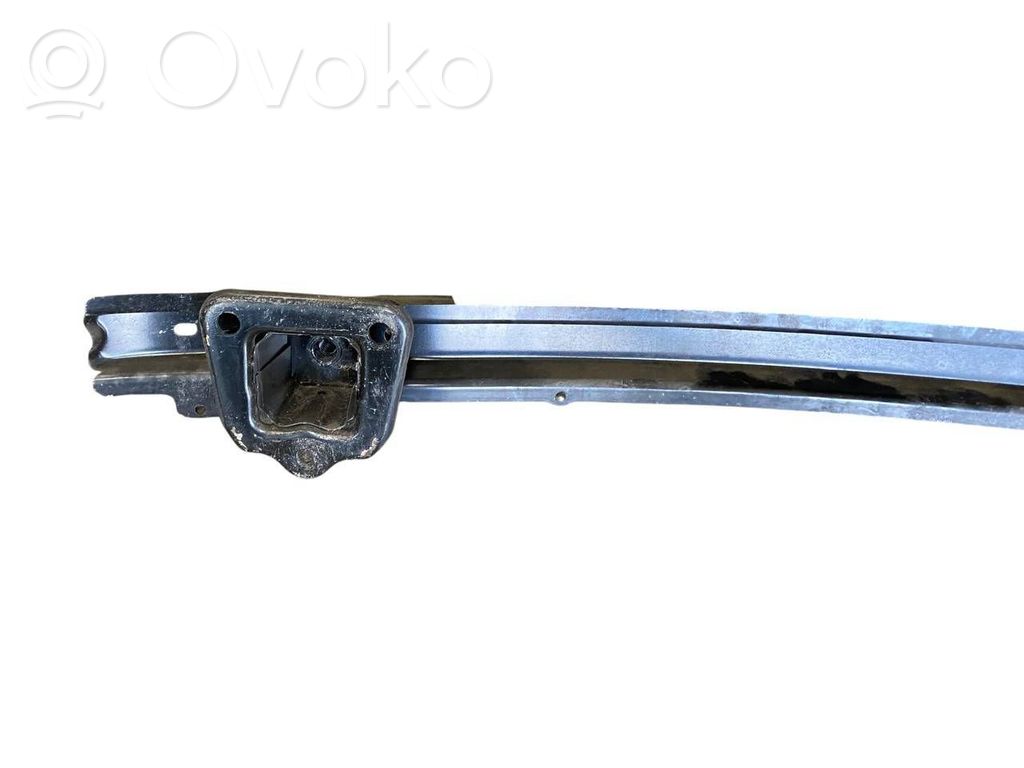 Aizmugurē bampera balka