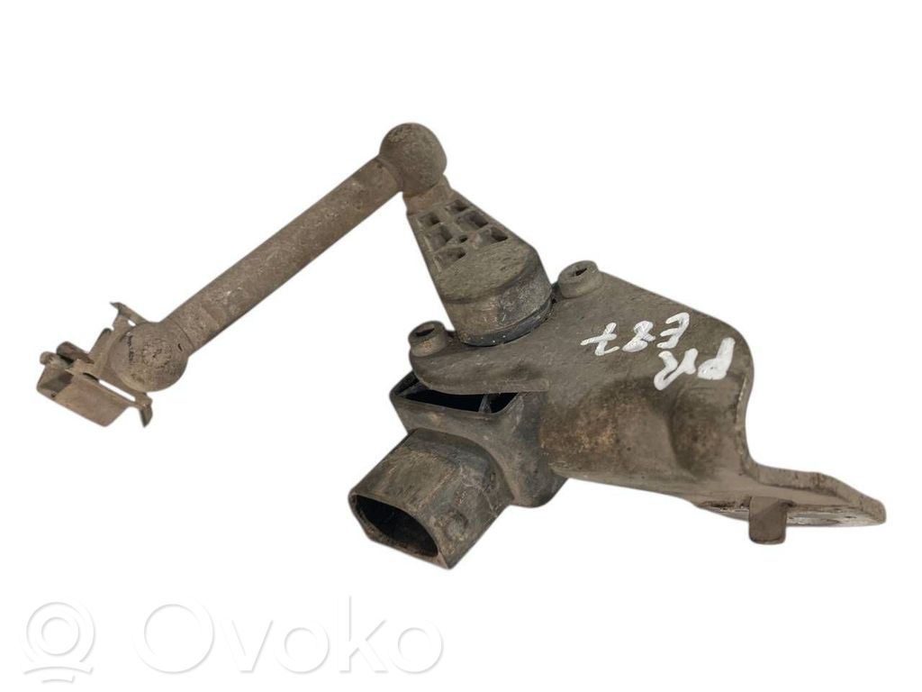 Augstuma sensors (priekšējo lukturu)