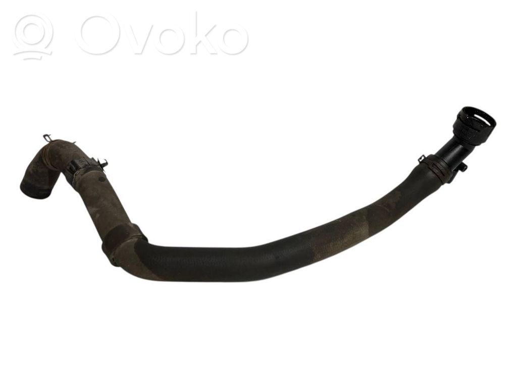 Caurulīte (-es) / šļūtene (-es)