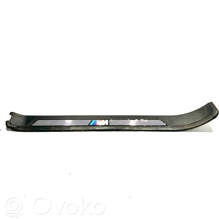 Priekšējā sliekšņa dekoratīvā apdare (iekšējā)