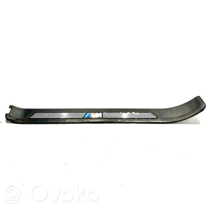 Priekšējā sliekšņa dekoratīvā apdare (iekšējā)