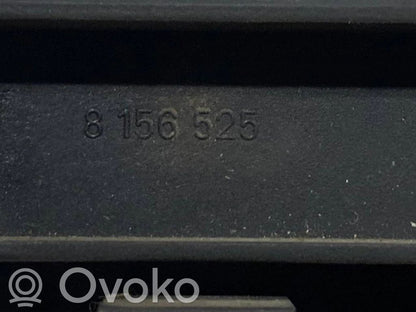 Cigarešu aizdedzināmais aizmugurē