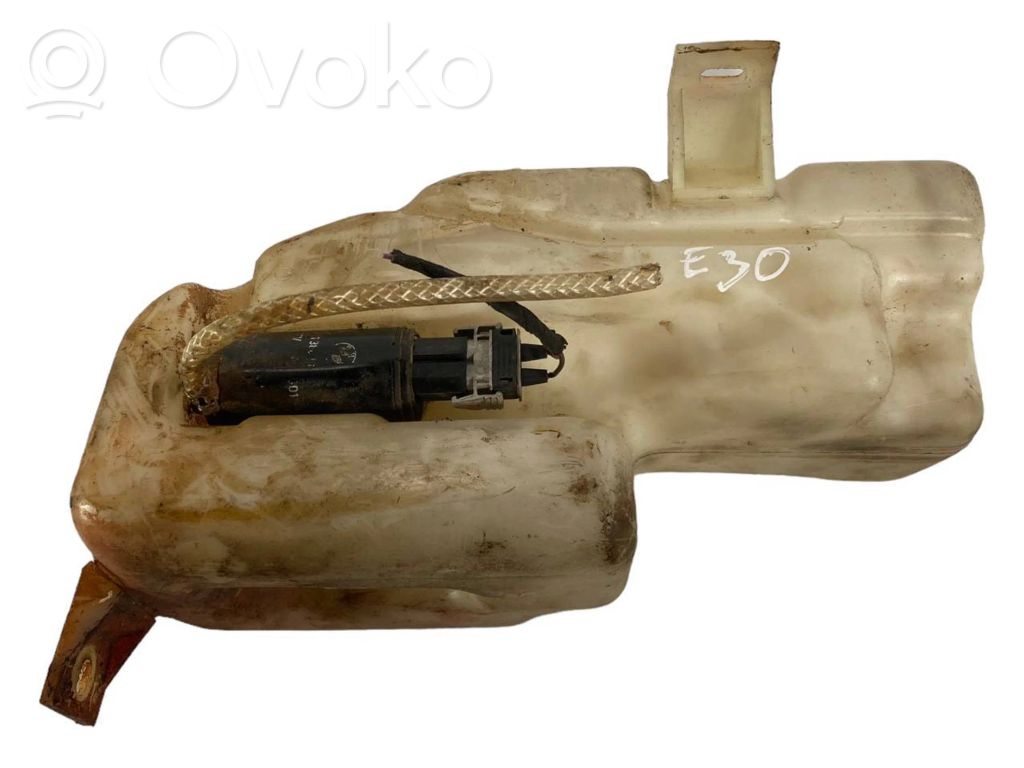 Logu šķidruma tvertne