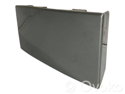 Aizmugurējā luktura dekoratīvā apdare