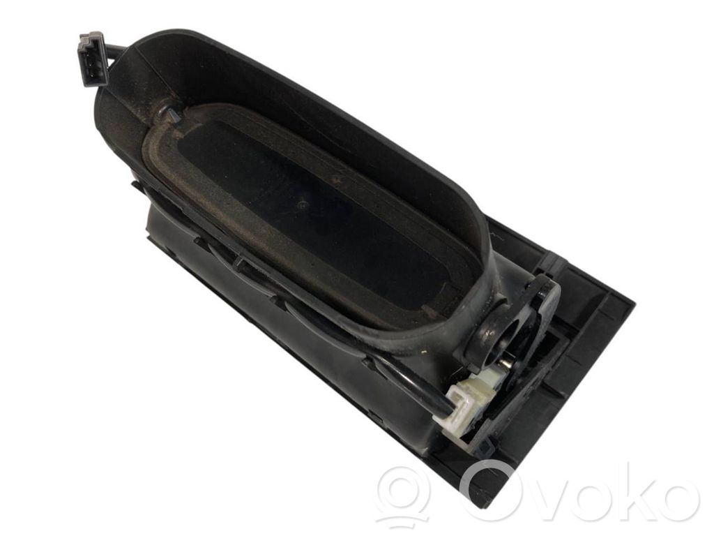 Aizmugurējā gaisa - ventilācijas reste