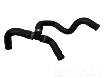 Caurulīte (-es) / šļūtene (-es)