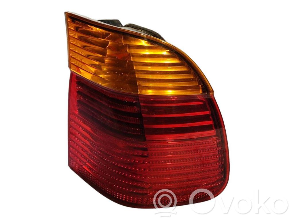 Aizmugurējais lukturis virsbūvē