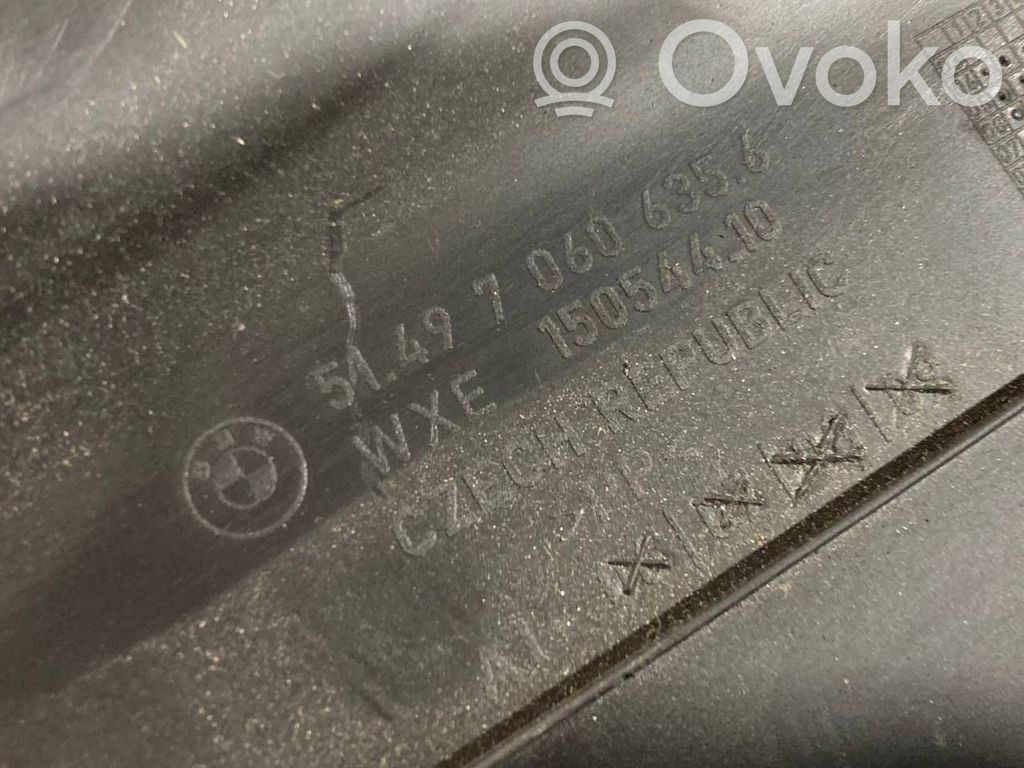 Augšējā dekoratīvā apdare (pie loga)