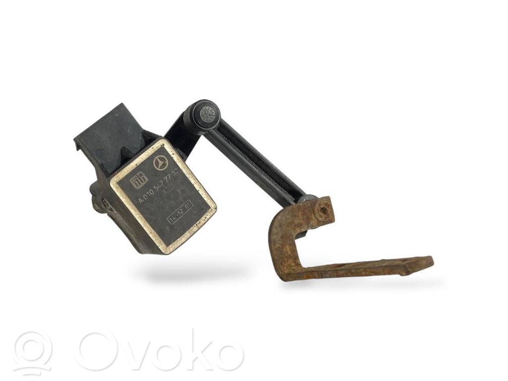 Priekšpusē piekares augstuma sensors
