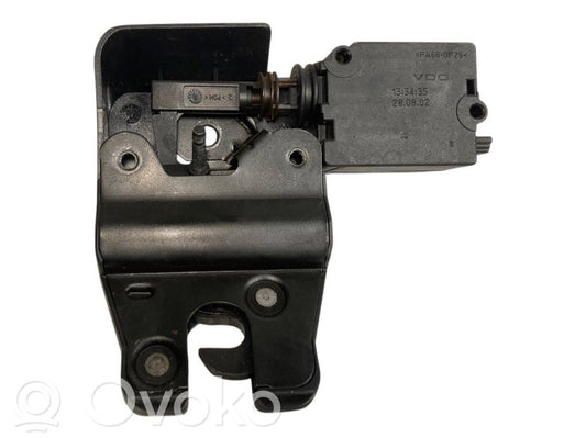 Aizmugurējā pārsega slēdzene