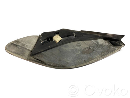 Aizmugurējais lukturis virsbūvē