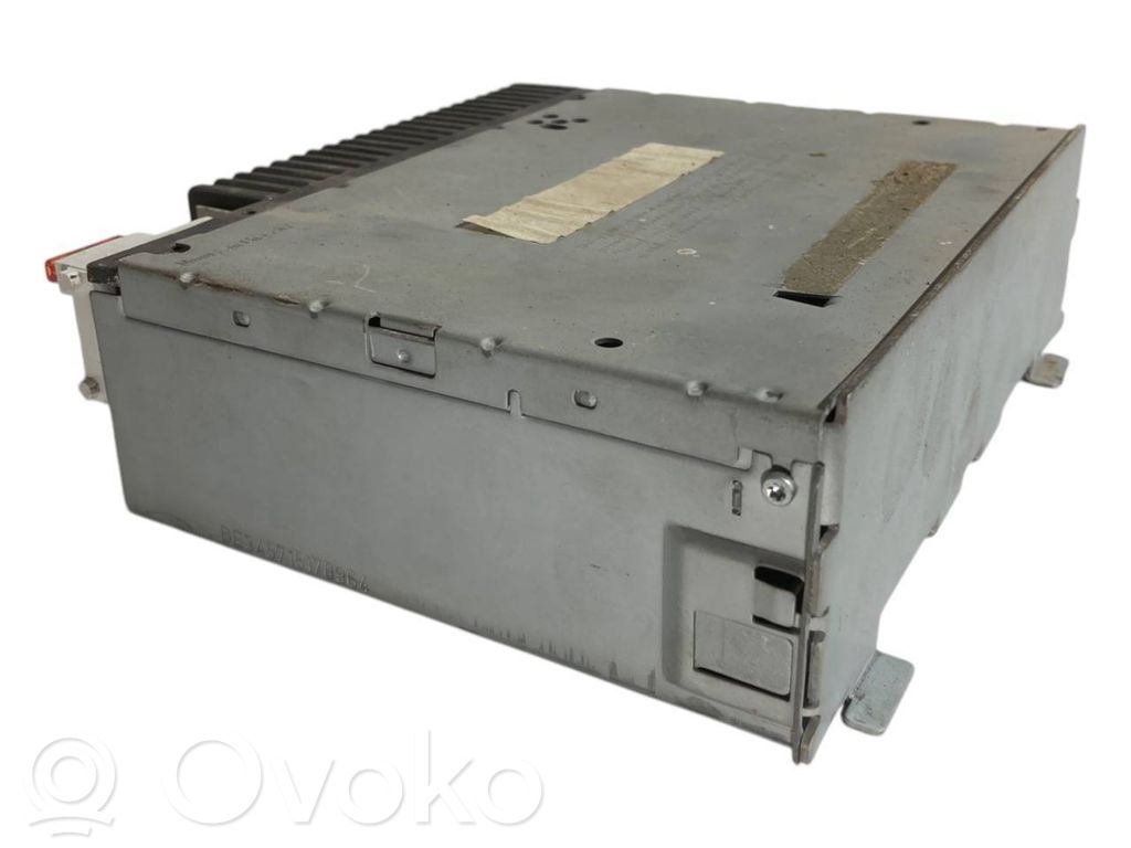 Radio / CD/DVD atskaņotājs / navigācija