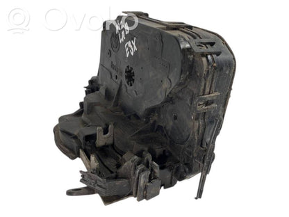 Aizmugurē slēdzene