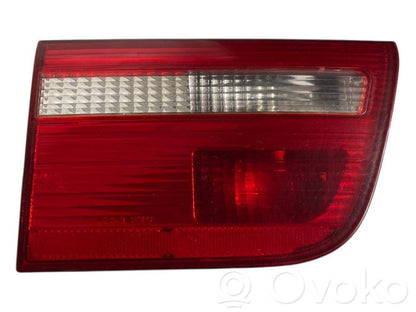 Aizmugurējais lukturis pārsegā