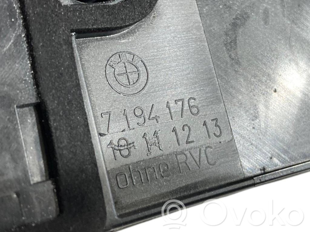 Bagāžnieka numura zīmes apgaismojuma līste